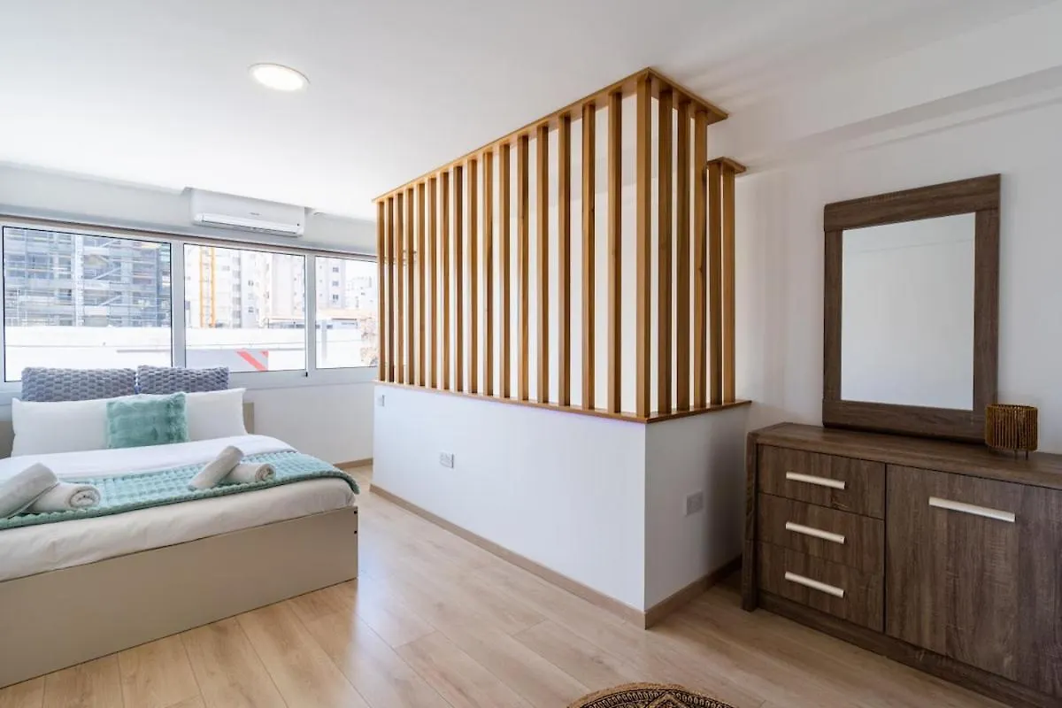 Tangerine Modern 1-Br Apartment In ラルナカ