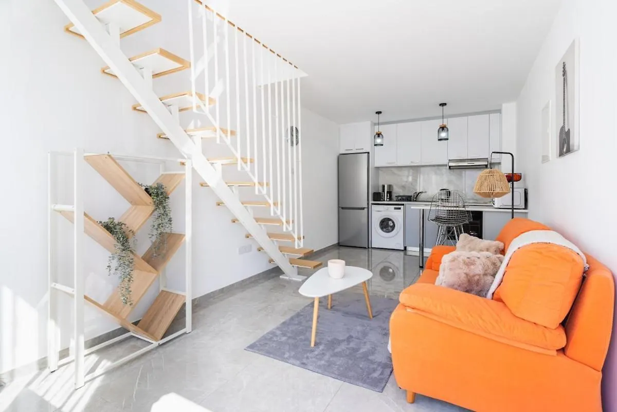 Tangerine Modern 1-Br Apartment In Larnaca 0*,  Cipro