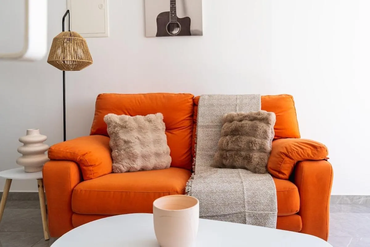 Tangerine Modern 1-Br Apartment In Larnaca 0*,  Cipro